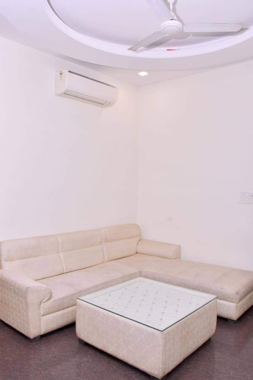 Nirmal Hotel And Resort Bareilly Bagian luar foto