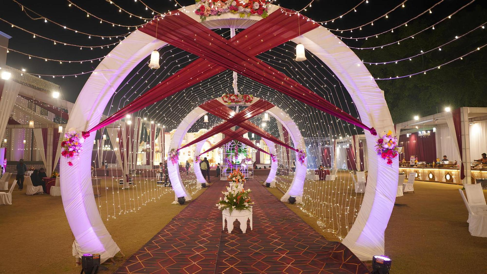 Nirmal Hotel And Resort Bareilly Bagian luar foto