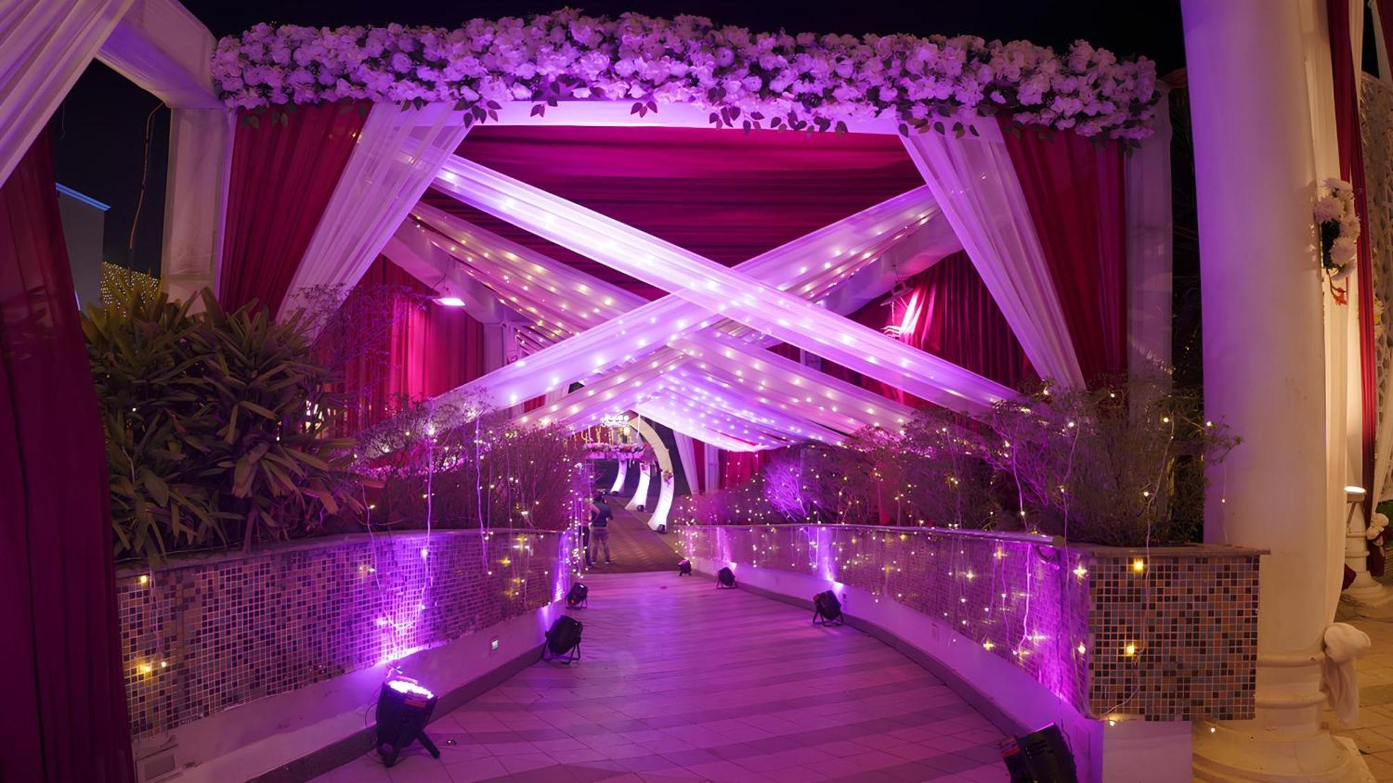 Nirmal Hotel And Resort Bareilly Bagian luar foto