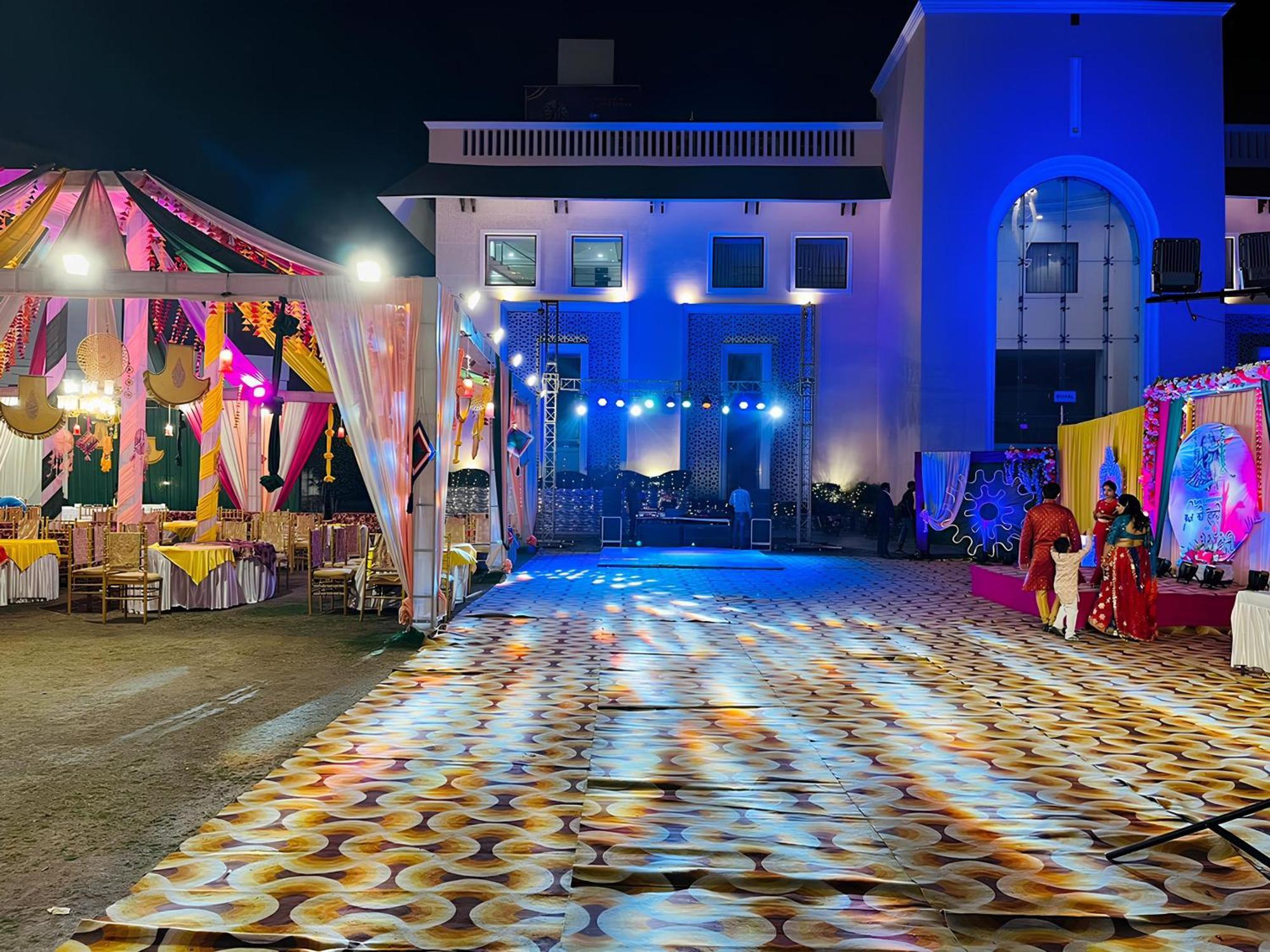 Nirmal Hotel And Resort Bareilly Bagian luar foto