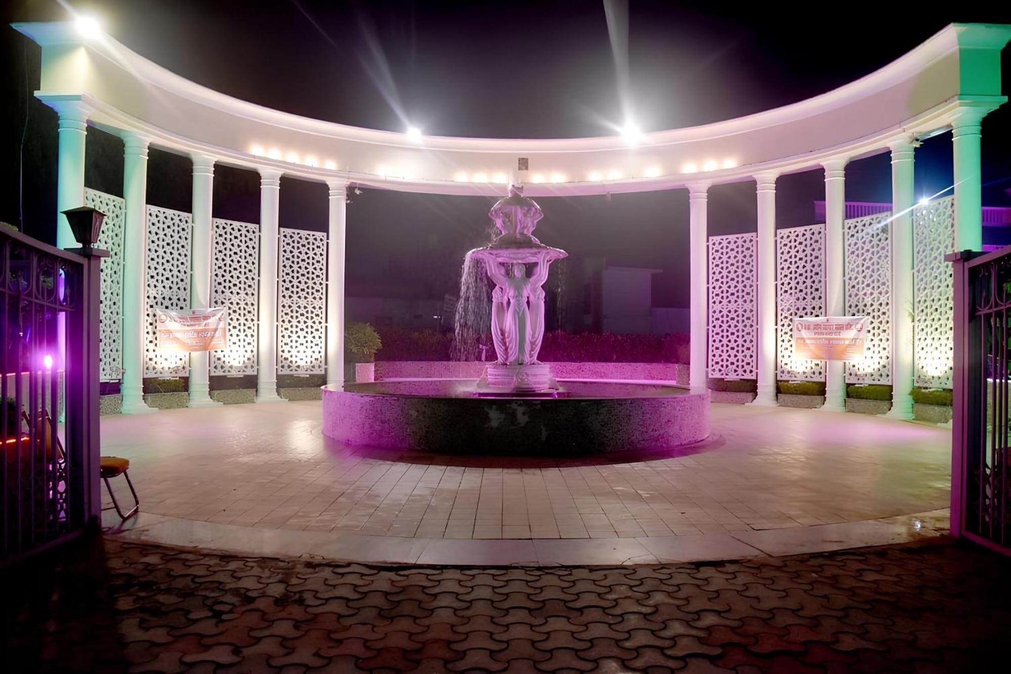 Nirmal Hotel And Resort Bareilly Bagian luar foto