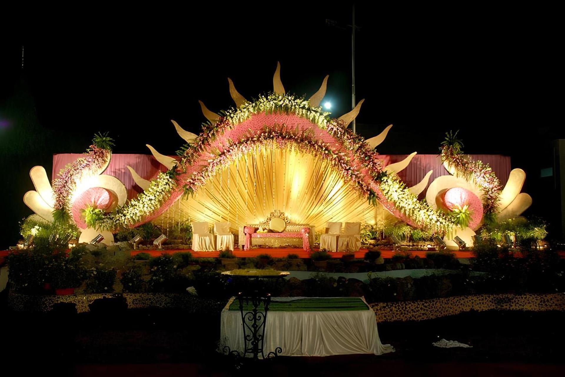 Nirmal Hotel And Resort Bareilly Bagian luar foto