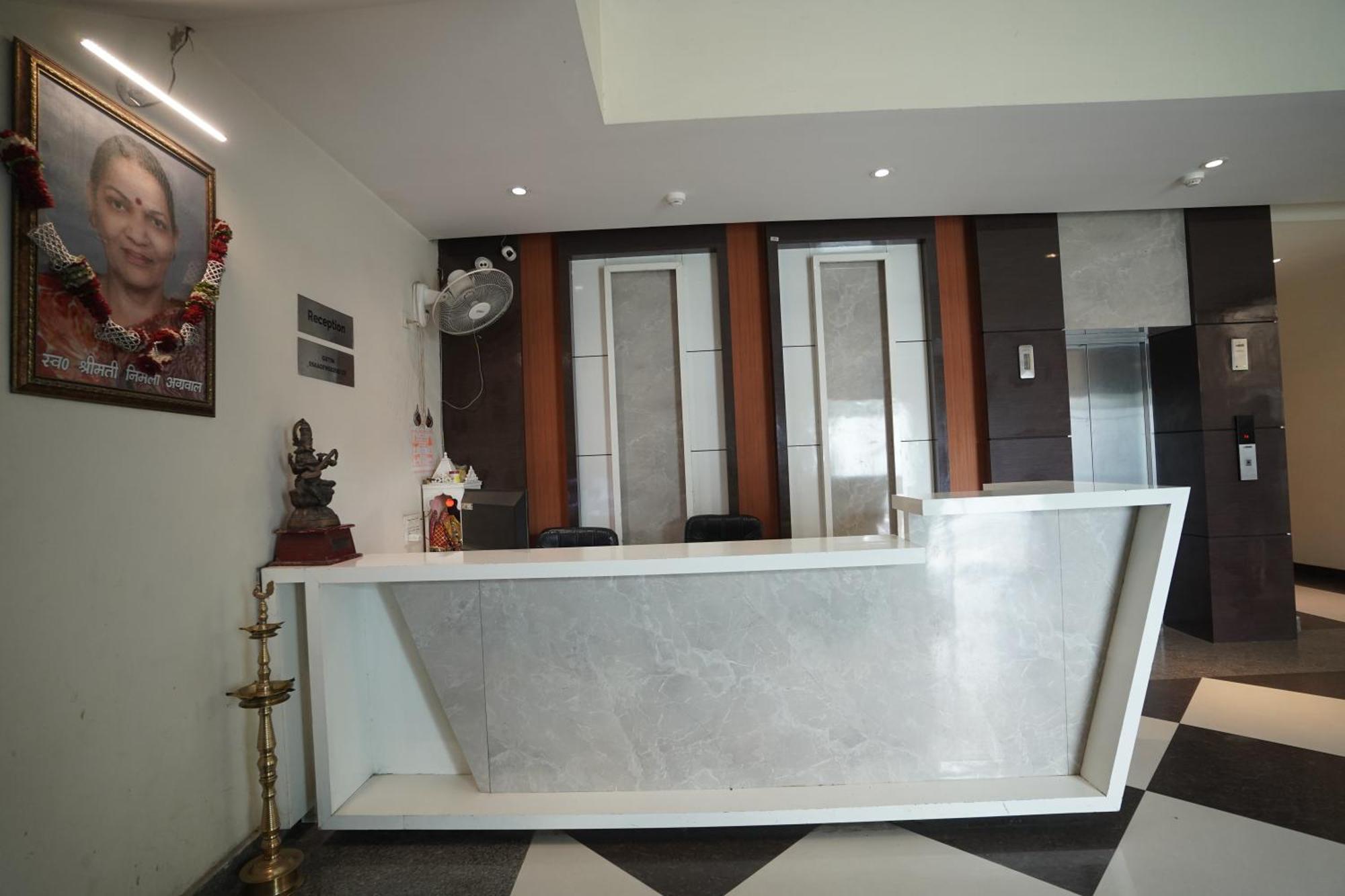 Nirmal Hotel And Resort Bareilly Bagian luar foto