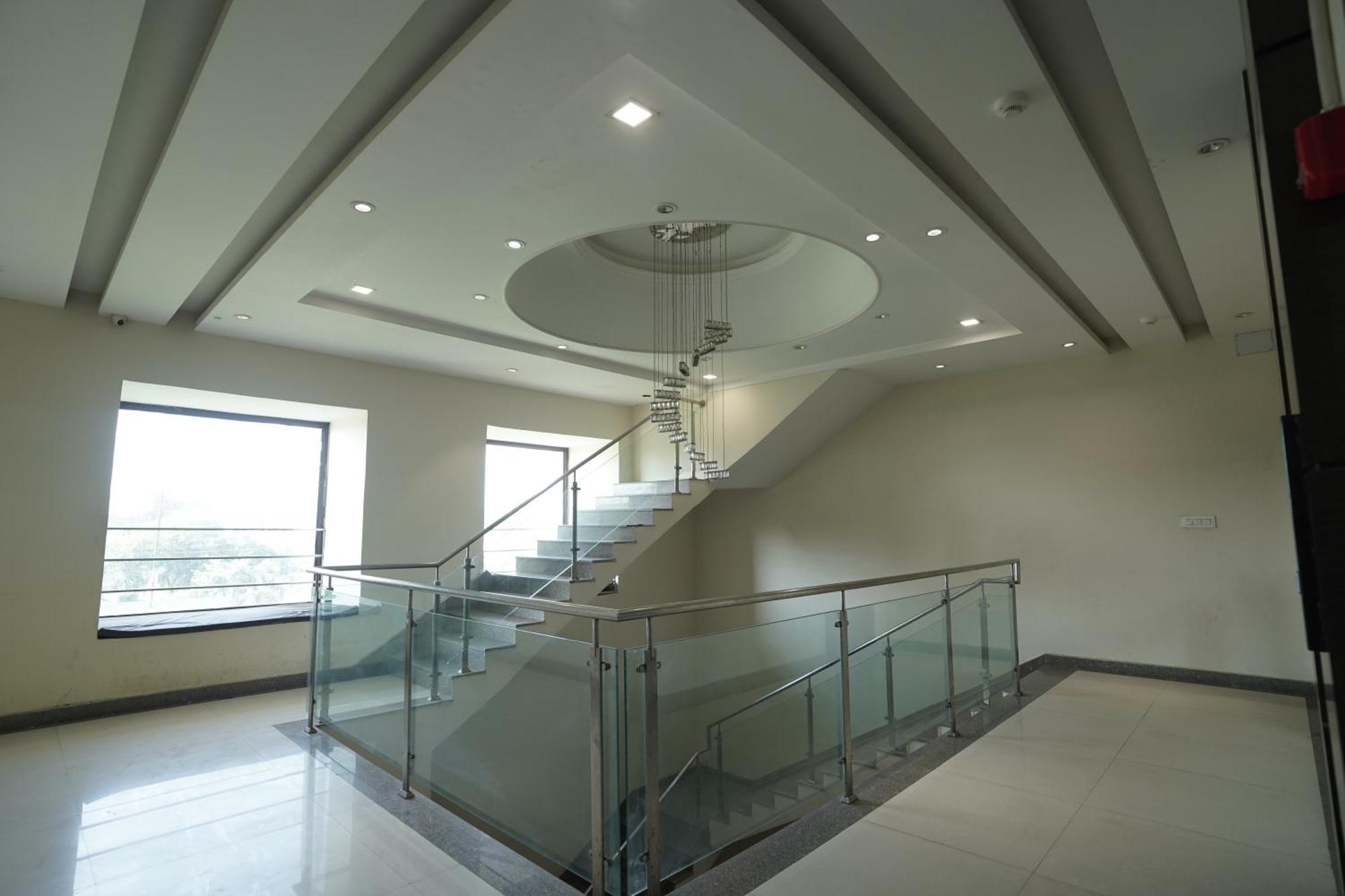 Nirmal Hotel And Resort Bareilly Bagian luar foto